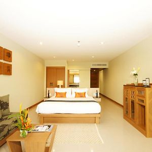Deluxe King Room Ocean View